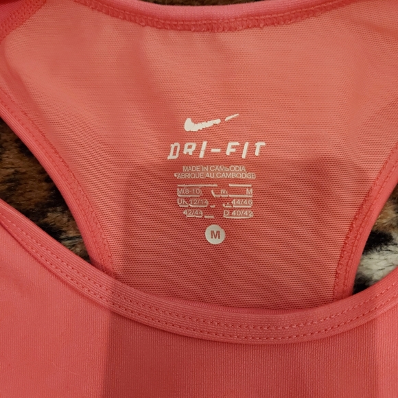 Nike Dri Fit tank - Picture 2 of 3